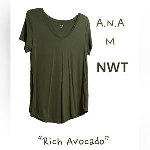 A.n.a Medium Scoop Neck t shirt